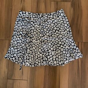 PULL&BEAR Daisy skirt with a slit